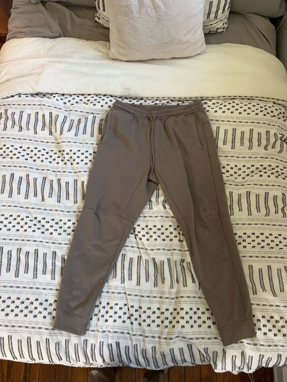 American Eagle AE 24/7 Jogger Sweatpants Size Medium
